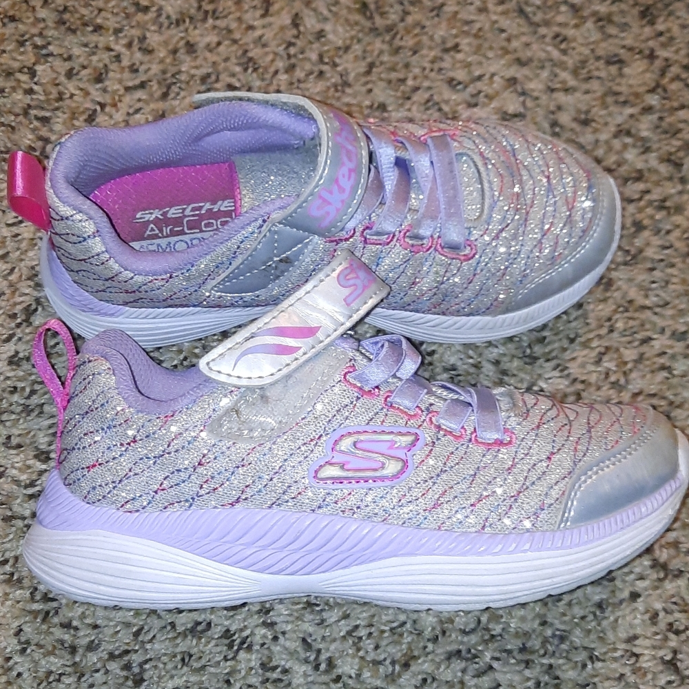Perfect girly Skechers!